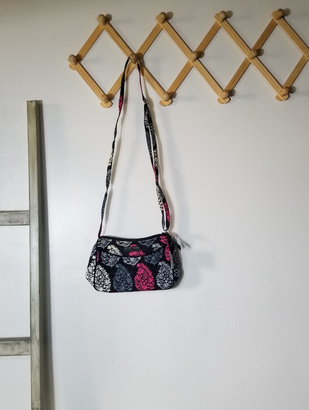 NWT VERA BRADLEY LITTTLE CROSSBODY NORTHERN LIGHTS PATTERN (SEE ALL PHOTOS)